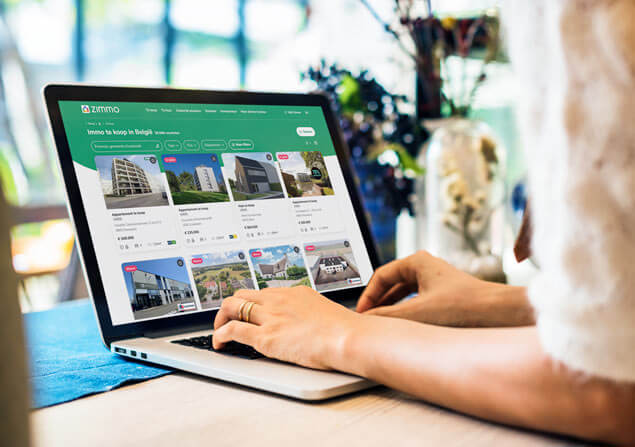 Websitebezoeker surft op Zimmo website