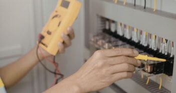zo-vermijd-je-een-slechte-elektriciteitskeuring